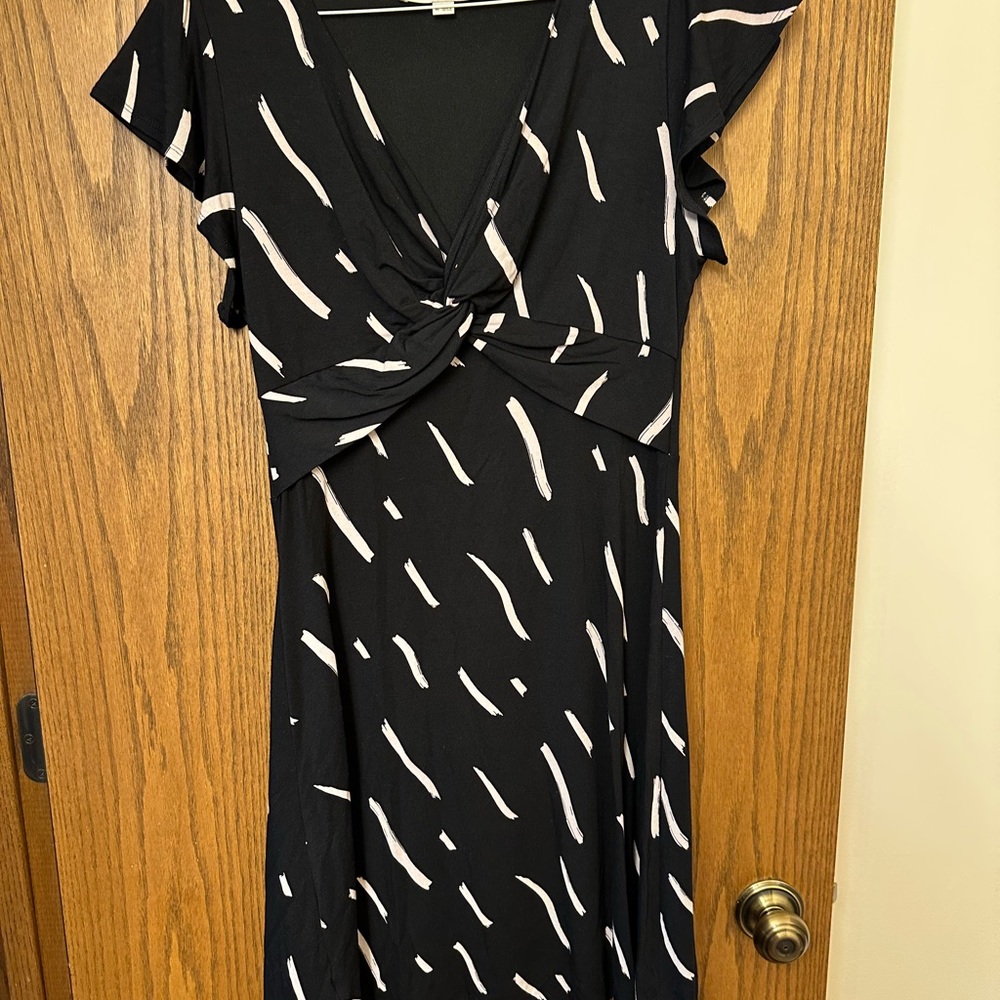 LOFT Black and White Midi Dress